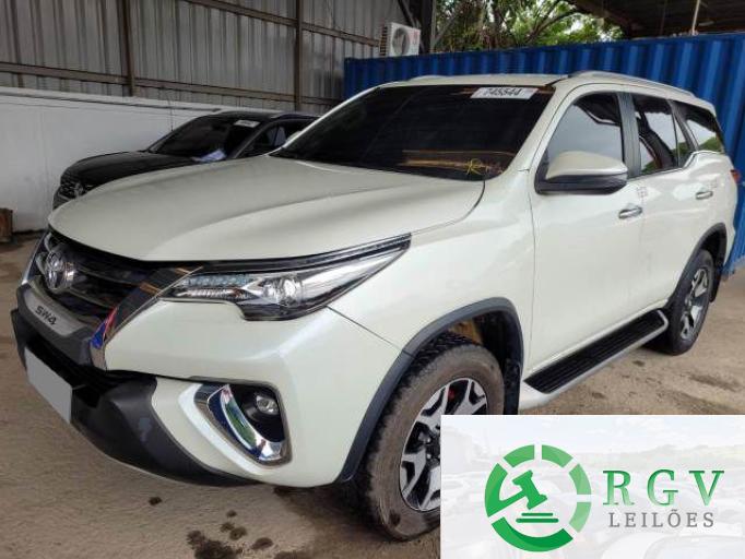 TOYOTA HILUX SW4 20/20